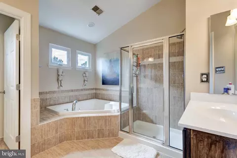 Bath - 672 Spring Meadow Dr, Westminster, MD 21158 photo 3 of 6