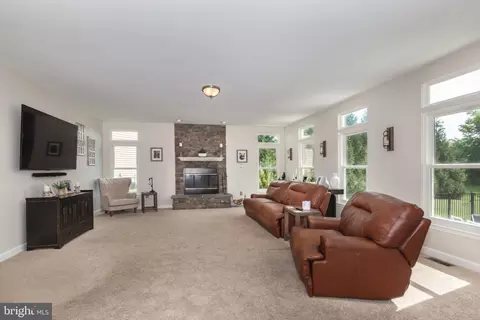 Living - 672 Spring Meadow Dr, Westminster, MD 21158 photo 4 of 6