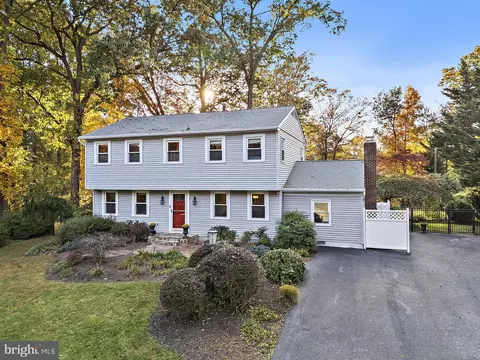 6214 Oak Hill Dr, Sykesville, MD 21784