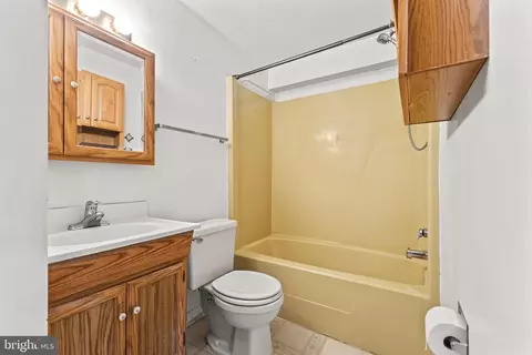 Bath - 3106 Cardinal Dr, Westminster, MD 21157 photo 2 of 3