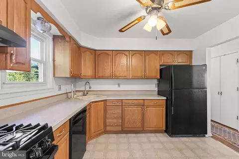 Kitchen - 3106 Cardinal Dr, Westminster, MD 21157 photo 2 of 3
