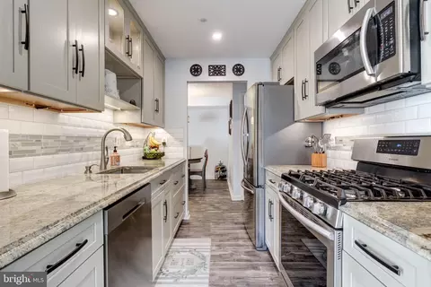 Kitchen - 3840 Normandy Dr #2B, Hampstead, MD 21074 photo 2 of 5