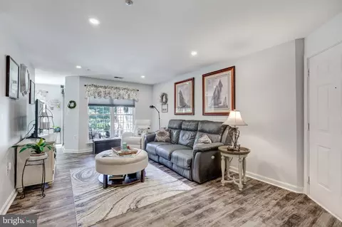 Living - 3840 Normandy Dr #2B, Hampstead, MD 21074 photo 1 of 2