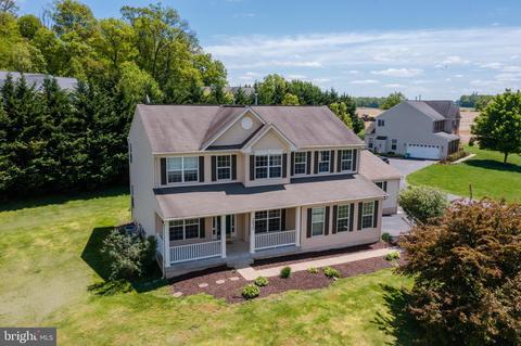3810 Softwind Dr, Hampstead, MD 21074 photo 2