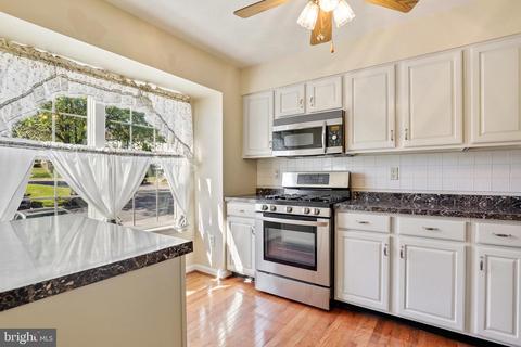 4626 Marksman Ct, Hampstead, MD 21074 photo 4