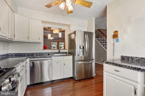 4626 Marksman Ct, Hampstead, MD 21074 photo 6