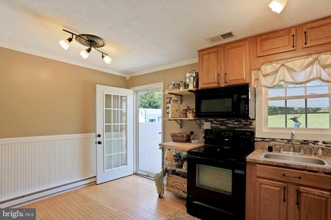 1502 Brown Rd, Westminster, MD 21158 photo 12