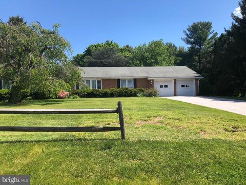 314 Denton Dr, Westminster, MD 21157 photo 2