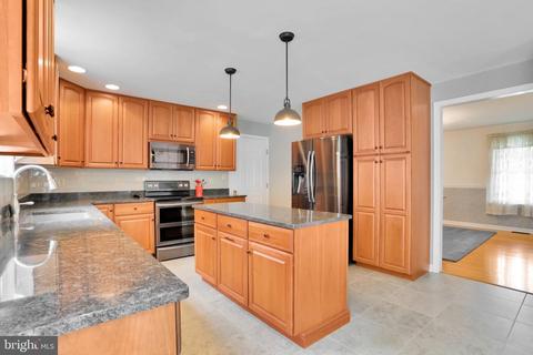 4103 Sequoia Dr, Westminster, MD 21157 photo 7