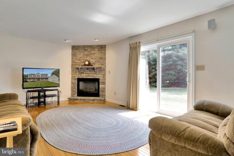 4103 Sequoia Dr, Westminster, MD 21157 photo 13