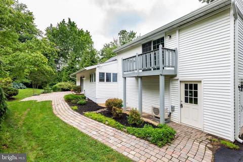 521 E Nicodemus Rd, Westminster, MD 21157 photo 2