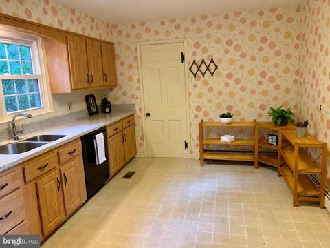 21 Smith Ave, Westminster, MD 21157 photo 17