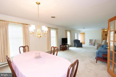 303 Oak St, Hurlock, MD 21643 photo 9
