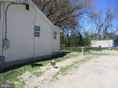 315 Pine St, Hurlock, MD 21643 photo 2