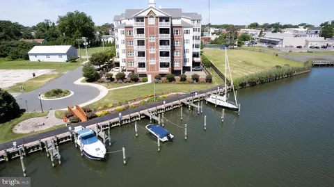 301 Muir St #202, Cambridge, MD 21613