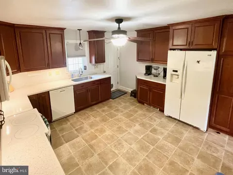 Kitchen - 1006 Willowmere Ln, Cambridge, MD 21613 photo 1 of 10