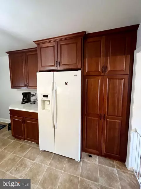 Kitchen - 1006 Willowmere Ln, Cambridge, MD 21613 photo 2 of 10