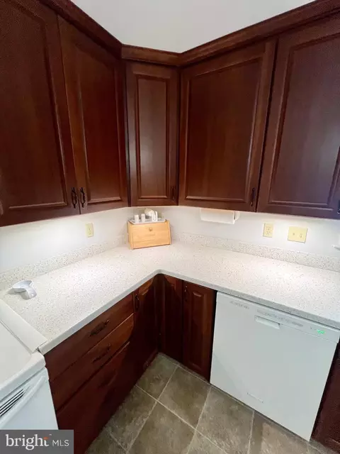 Kitchen - 1006 Willowmere Ln, Cambridge, MD 21613 photo 7 of 10