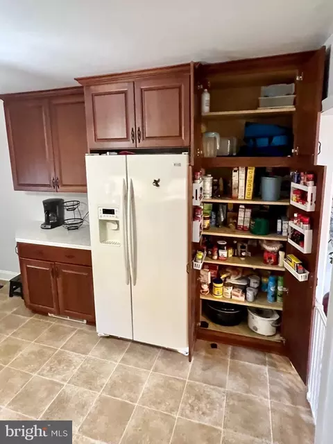 Kitchen - 1006 Willowmere Ln, Cambridge, MD 21613 photo 10 of 10