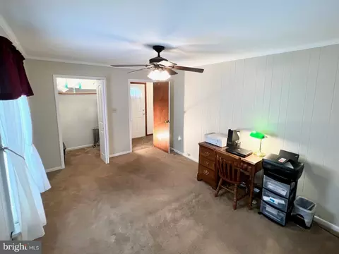 Living - 1006 Willowmere Ln, Cambridge, MD 21613 photo 3 of 4