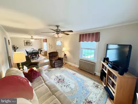 Living - 1006 Willowmere Ln, Cambridge, MD 21613 photo 4 of 4