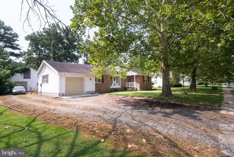 10 Merryweather Dr, Cambridge, MD 21613