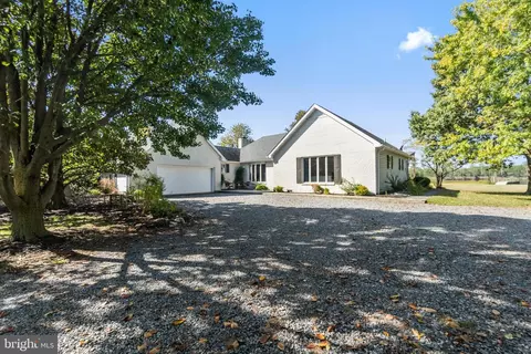 1418 Town Point Rd, Cambridge, MD 21613
