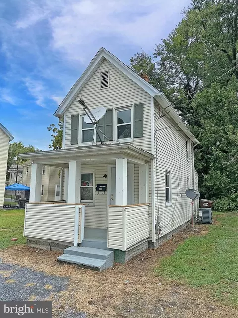 625 Cross St, Cambridge, MD 21613 photo 2