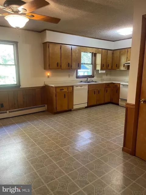 Kitchen - 5953 Palmers Mill Rd, Hurlock, MD 21643 photo 2 of 3