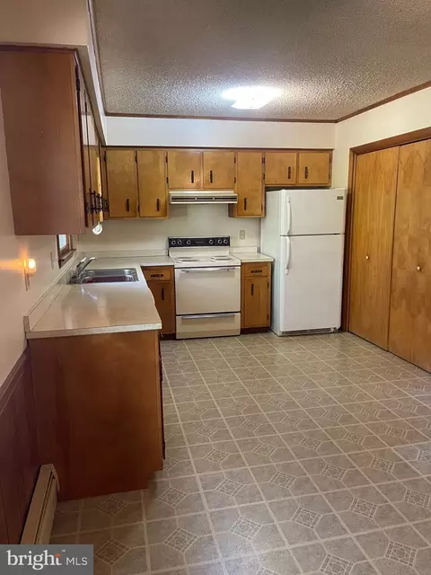 Kitchen - 5953 Palmers Mill Rd, Hurlock, MD 21643 photo 3 of 3