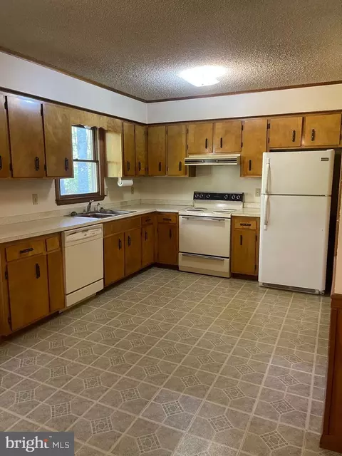 Kitchen - 5953 Palmers Mill Rd, Hurlock, MD 21643 photo 1 of 3