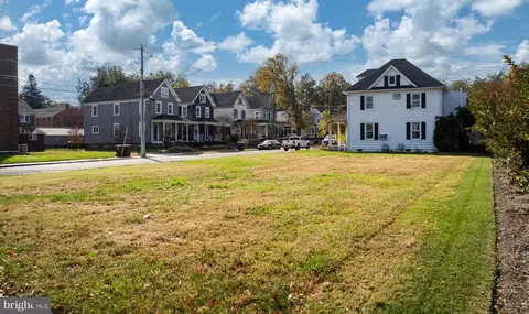 608 Water St, Cambridge, MD 21613 photo 2