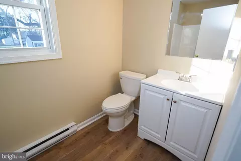 Bath - 402 S Main St, Hurlock, MD 21643 photo 1 of 1