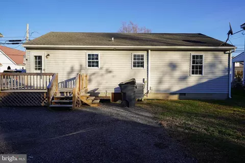 Exterior - 402 S Main St, Hurlock, MD 21643 photo 2 of 6