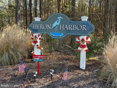5219 Heron Rd, Cambridge, MD 21613