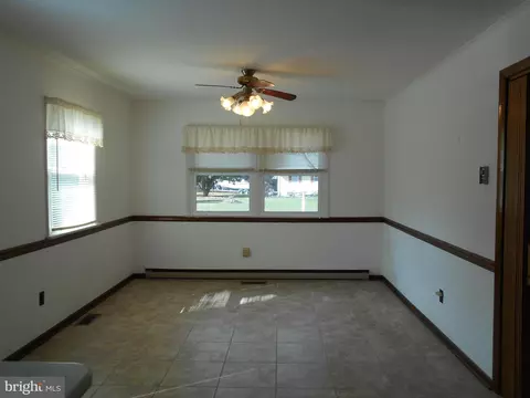 5801 Phyllis Dr, Hurlock, MD 21643 photo 7