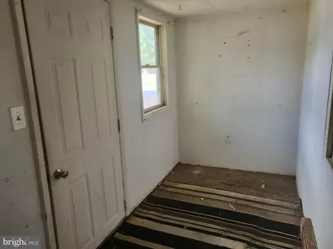 Entry Way - 1008 Phillips St, Cambridge, MD 21613 photo 1 of 6