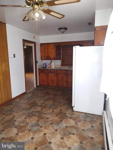 Kitchen - 2471 Andrews Rd, Crapo, MD 21626 photo 2 of 3