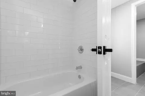 Bath - 105 Main St N, Hurlock, MD 21643 photo 5 of 5