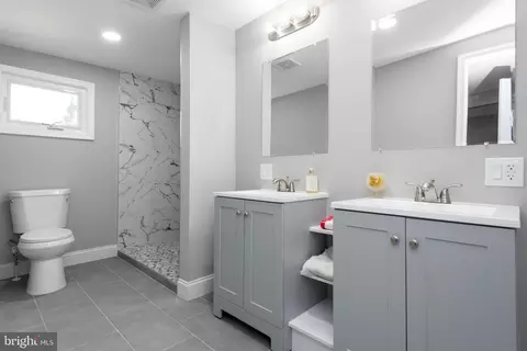 Bath - 105 Main St N, Hurlock, MD 21643 photo 1 of 5
