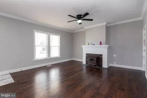 Living - 105 Main St N, Hurlock, MD 21643 photo 1 of 2