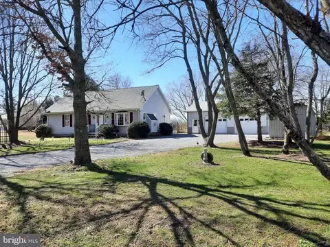 5912 Jeans Dr, Hurlock, MD 21643