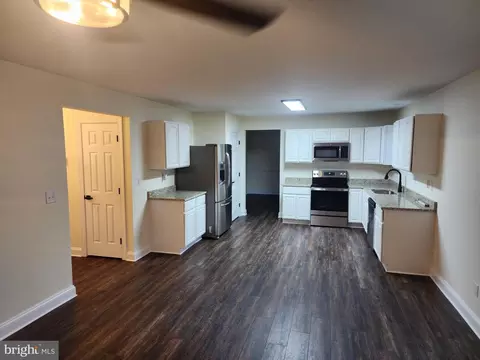 Living - 6912 Quail Run, Hurlock, MD 21643 photo 2 of 2