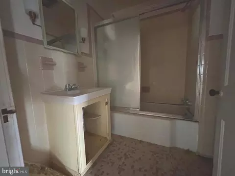 Bath - 1256 Hudson Rd, Cambridge, MD 21613 photo 3 of 3