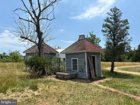 Exterior - 1256 Hudson Rd, Cambridge, MD 21613 photo 3 of 9