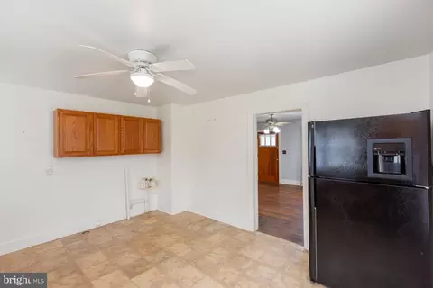 Kitchen - 902 Hudson Rd, Cambridge, MD 21613 photo 3 of 3