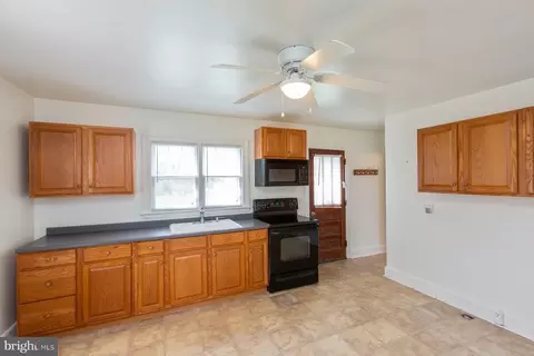 Kitchen - 902 Hudson Rd, Cambridge, MD 21613 photo 1 of 3