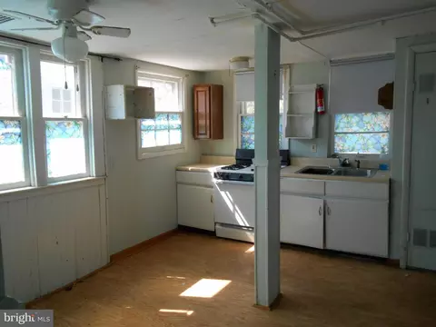 Kitchen - 323 W End Ave, Cambridge, MD 21613 photo 1 of 3