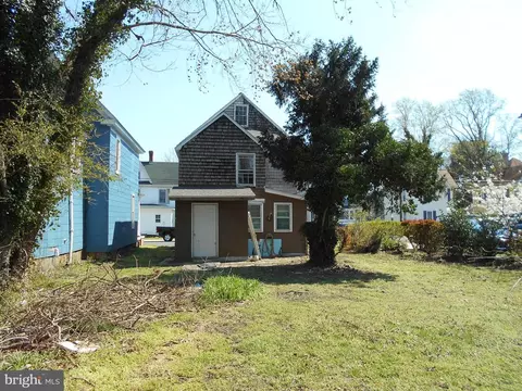Exterior - 323 W End Ave, Cambridge, MD 21613 photo 3 of 4