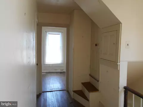 Entry Way - 323 W End Ave, Cambridge, MD 21613 photo 3 of 3
